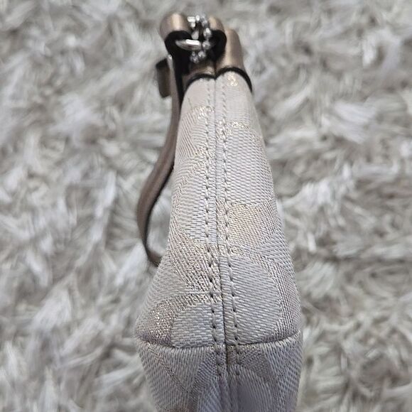 Coach Gold Wristlet Clutch Wallet Carryall Designer Womens Fancy Y2k Fun Trip - Picture 15 of 16